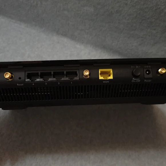 NETGEAR WiFi Router AC2600 - Picture 7 of 9